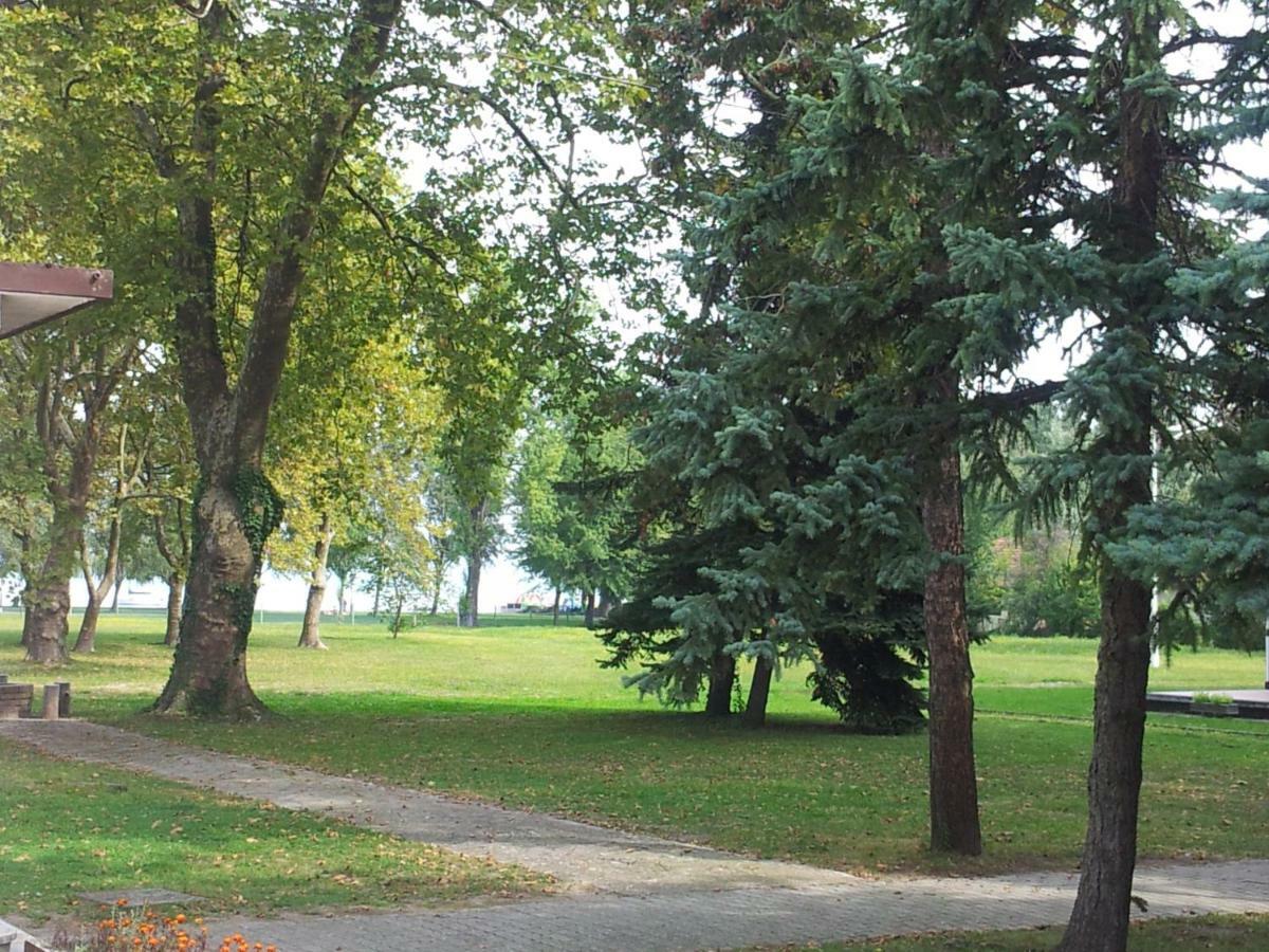 Anna Villa Balatonlelle Εξωτερικό φωτογραφία